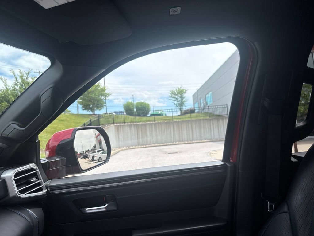 Used 2025 Toyota Tundra Platinum AWD/4WD image 39