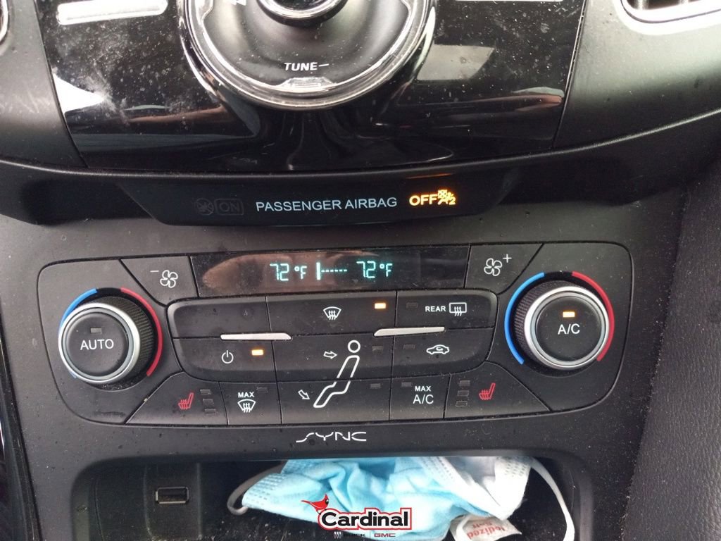 Used 2018 Ford Focus Titanium w/ Titanium Technology Package image 31