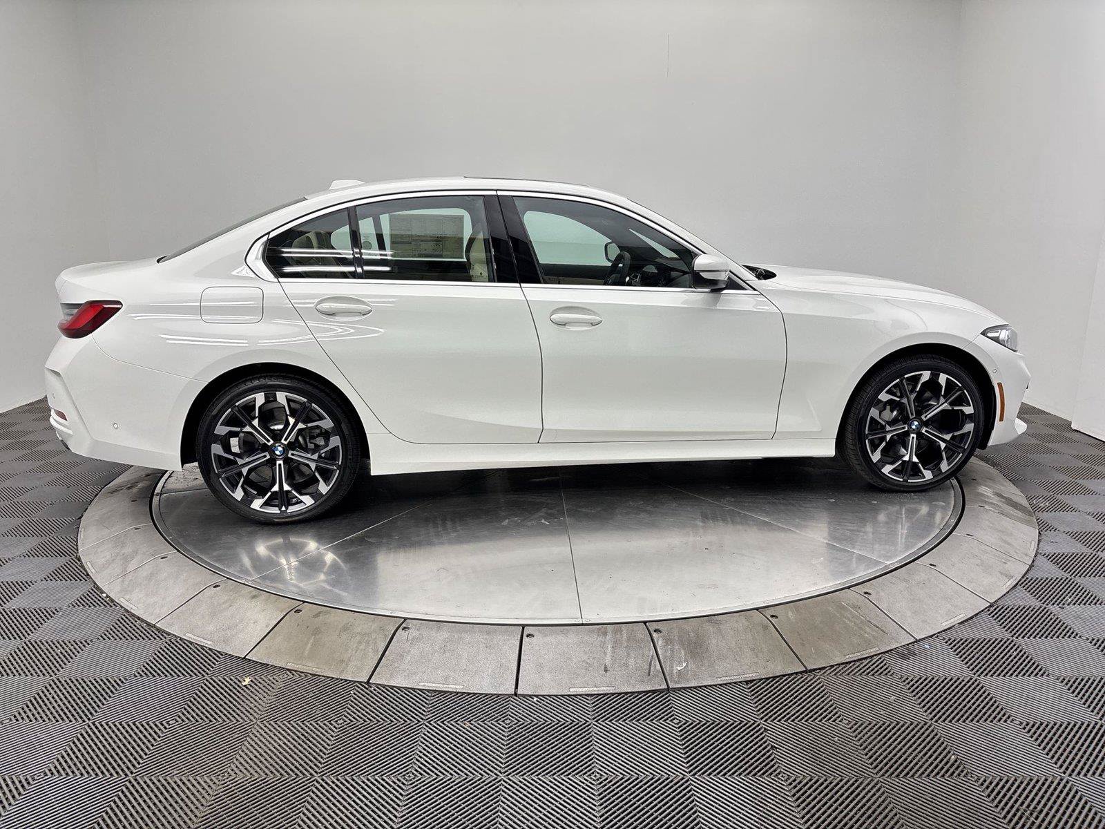 New 2026 BMW 330i xDrive Sedan w/ Premium Package AWD/4WD image 17