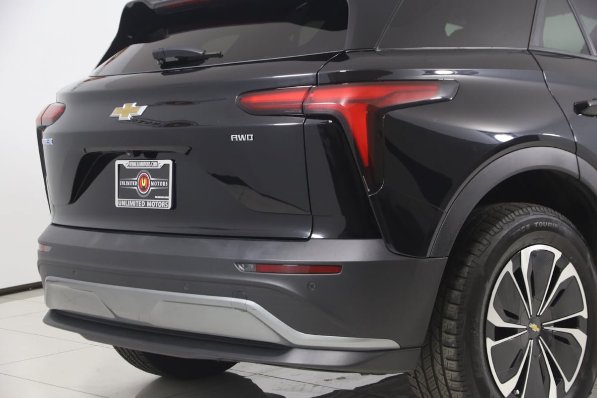 Used 2024 Chevrolet Blazer EV LT AWD/4WD image 38