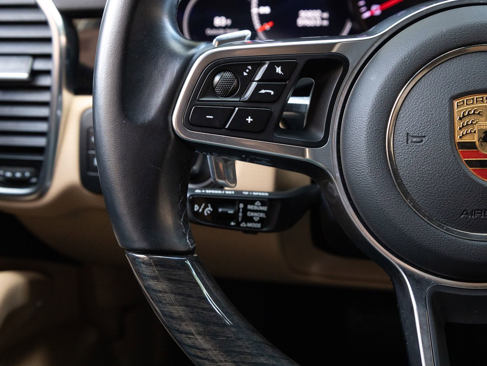 Certified 2023 Porsche Cayenne Platinum Edition AWD/4WD image 15