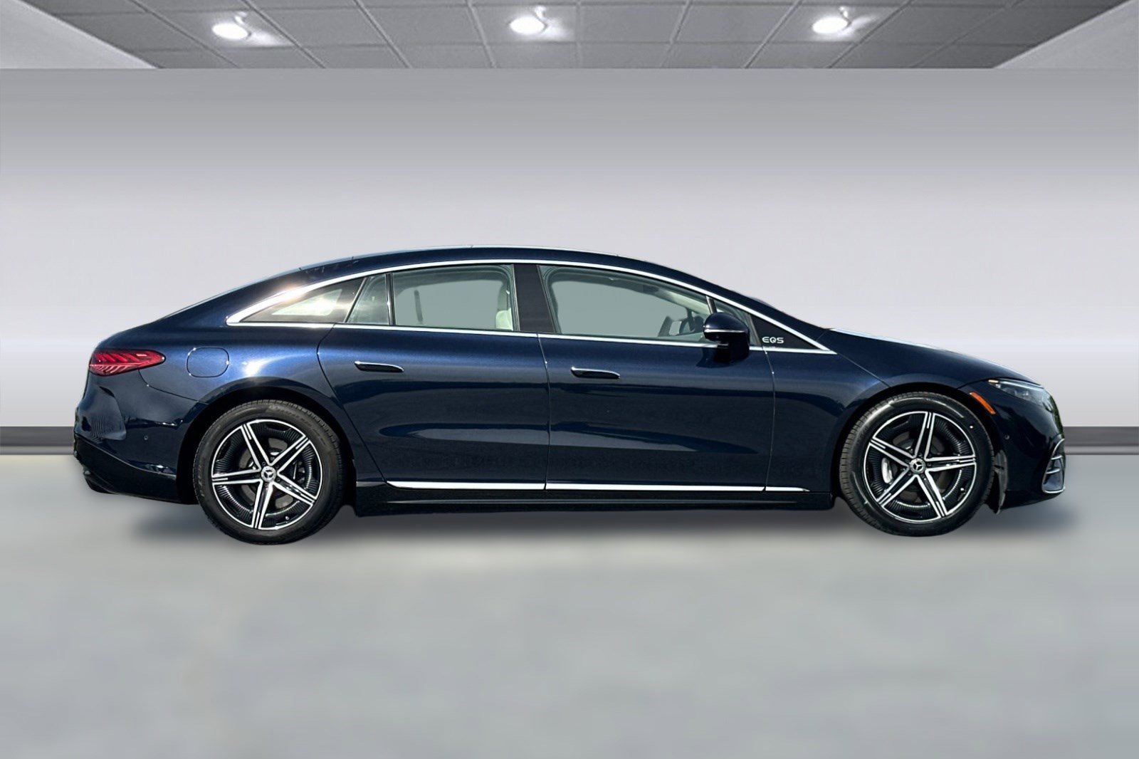 Used 2023 Mercedes-Benz EQS 580 4MATIC Sedan image 7