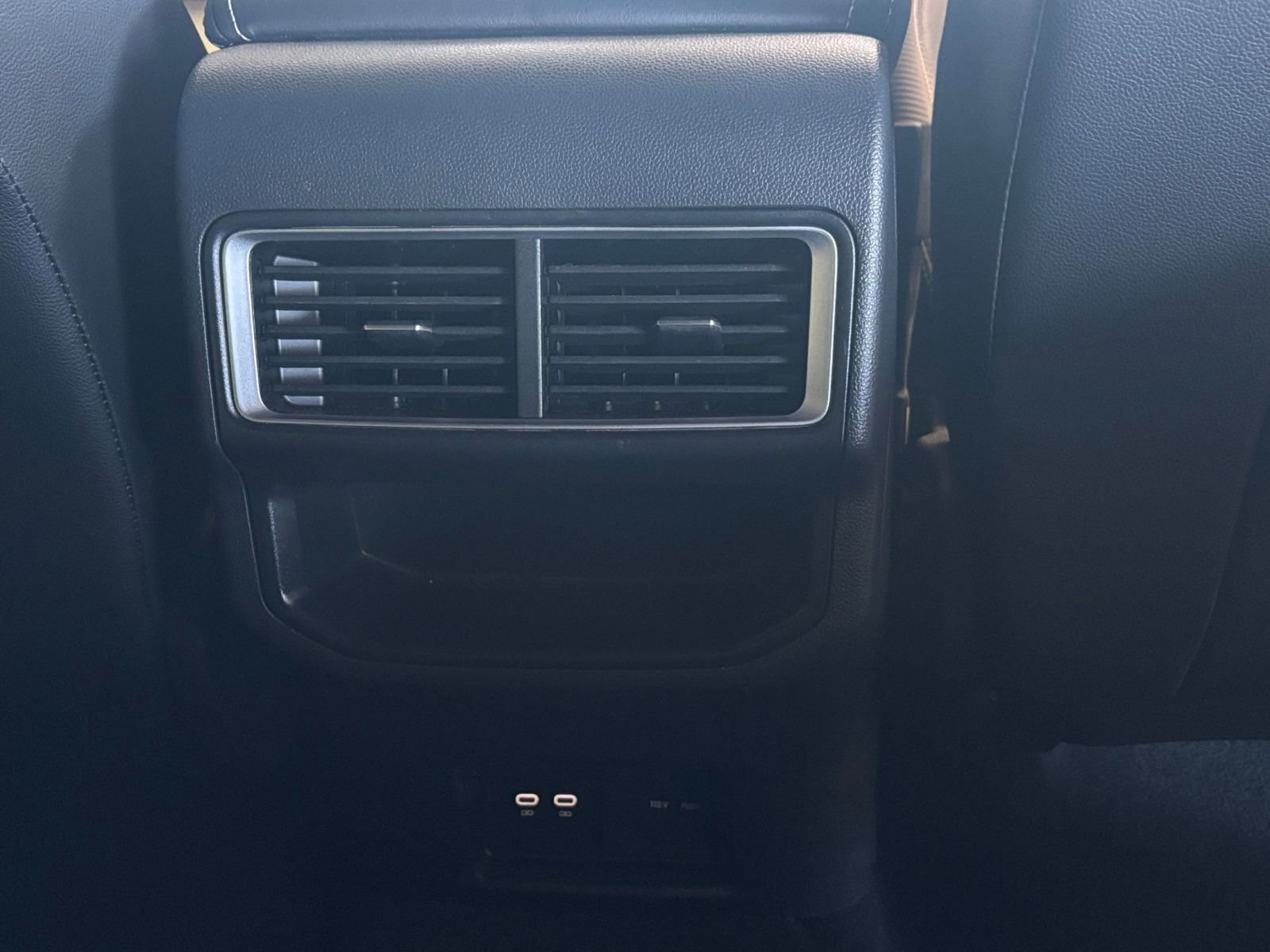 Used 2025 Volkswagen Atlas Cross Sport SE image 27