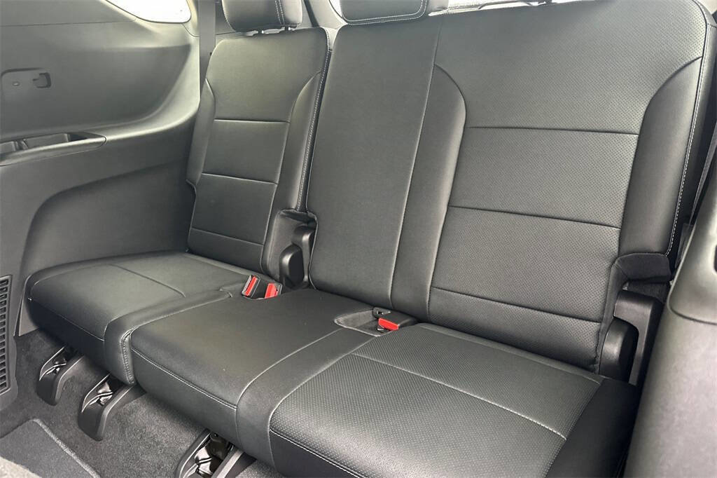 New 2026 Chevrolet Traverse LT w/ Enhanced Driving Package image 16