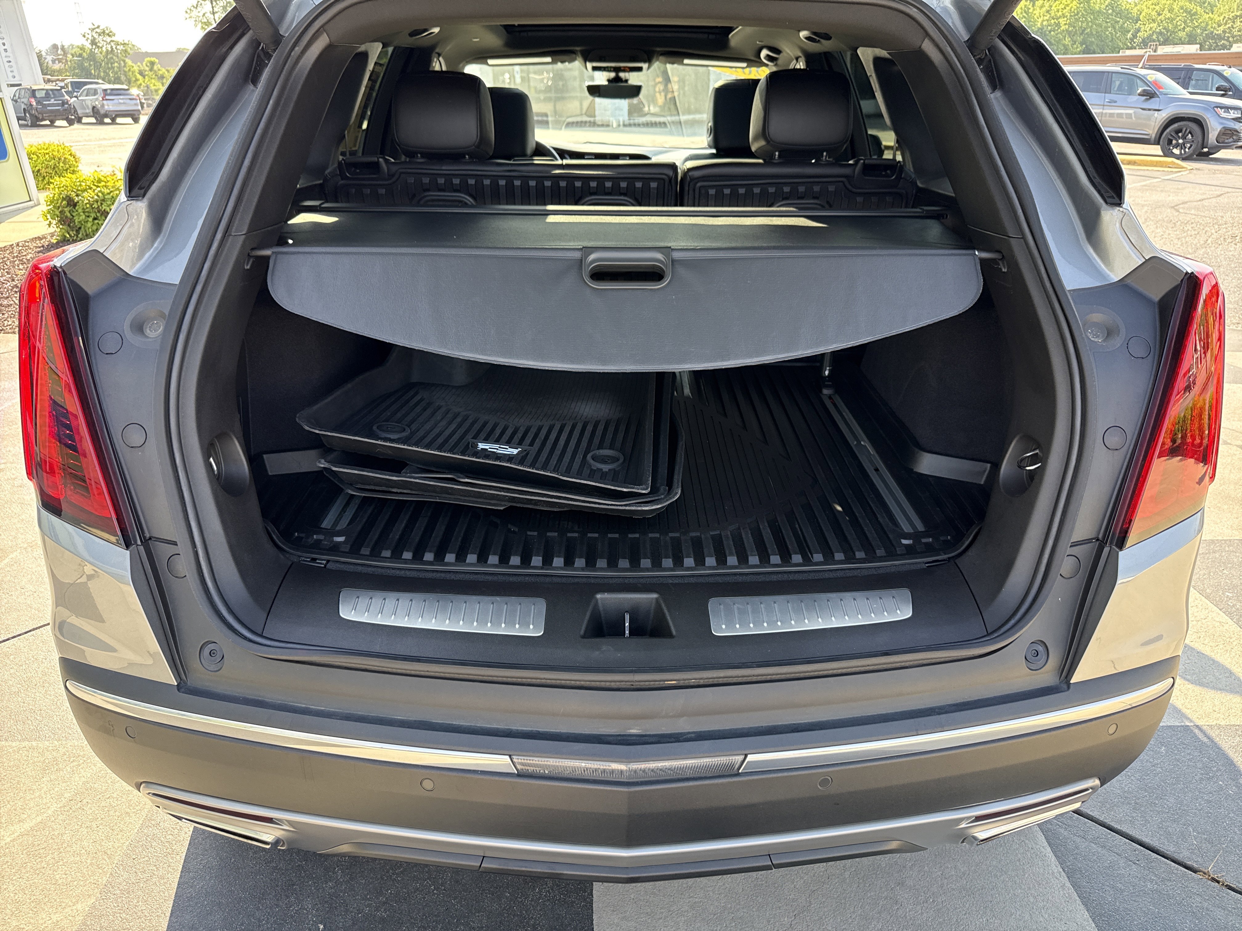 Used 2025 Cadillac XT5 Premium Luxury w/ Technology Package AWD/4WD image 33