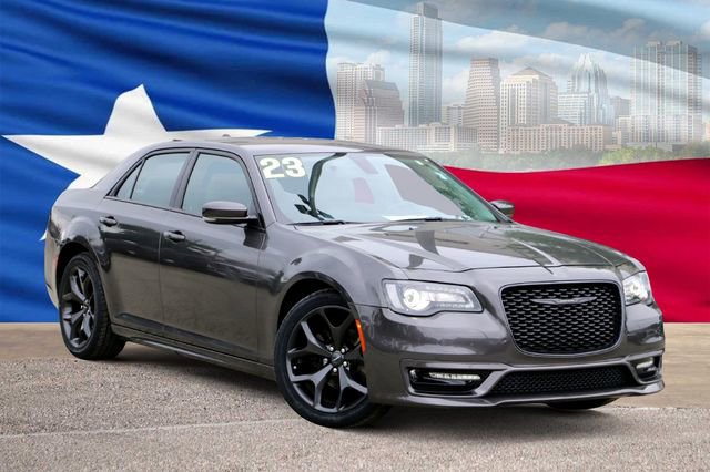 Used 2023 Chrysler 300 Touring L w/ Comfort Group RWD image 1