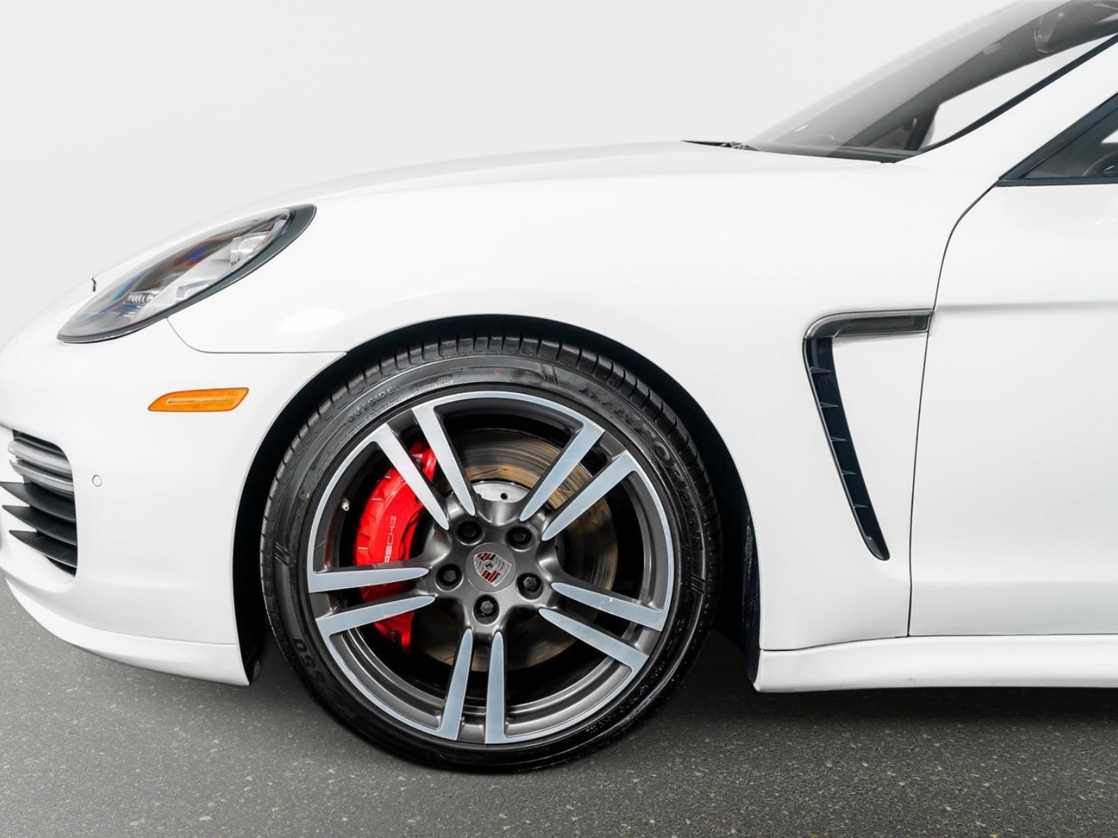 Used 2014 Porsche Panamera GTS image 19