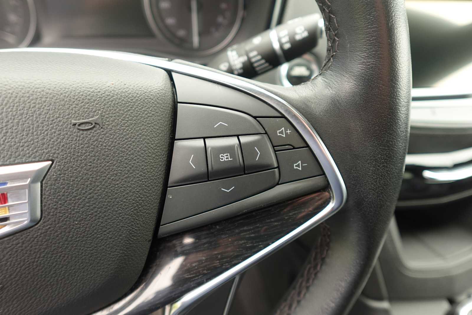 Used 2022 Cadillac XT5 Premium Luxury w/ Technology Package AWD/4WD image 18