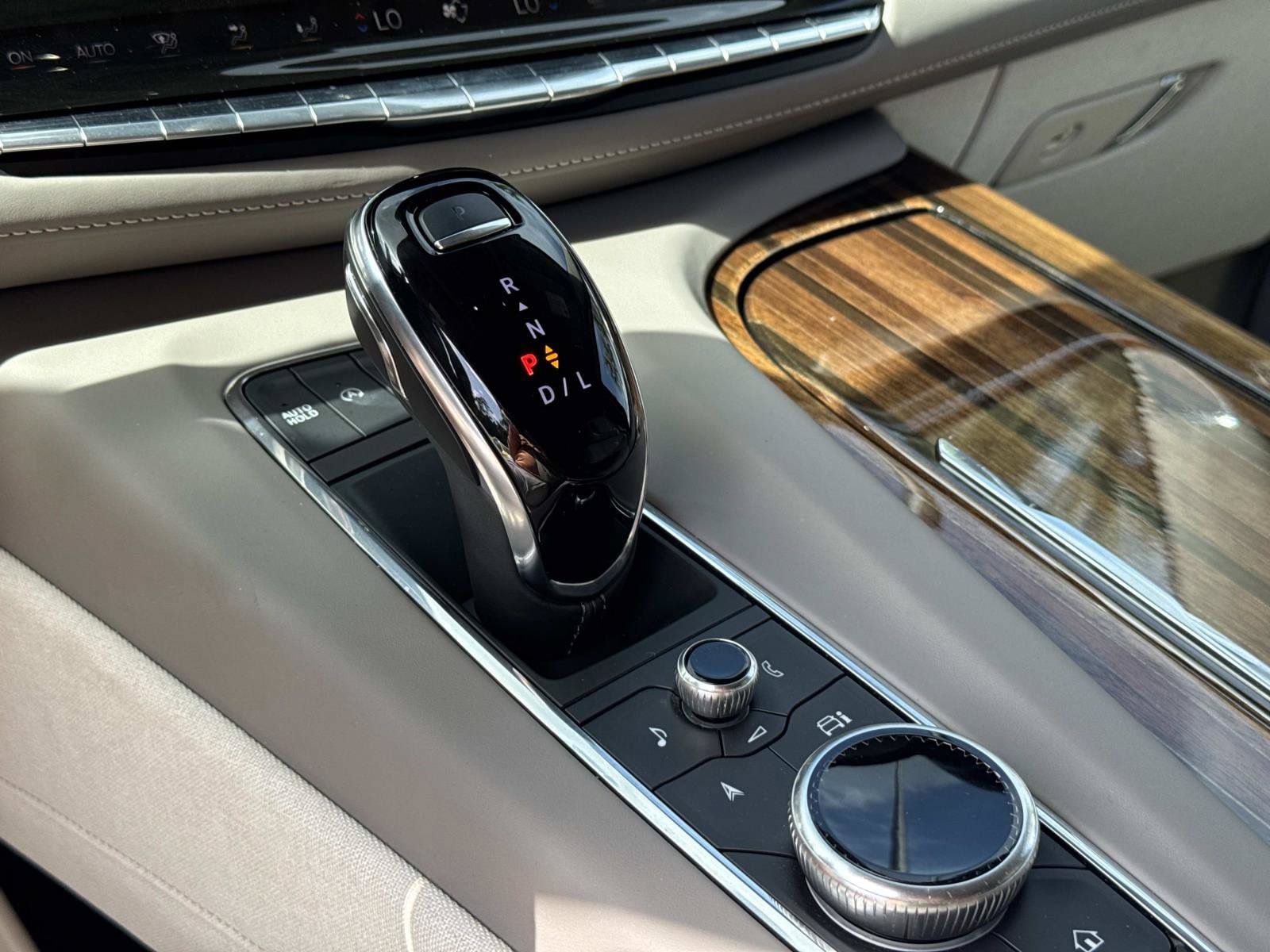 Certified 2023 Cadillac Escalade Premium Luxury Platinum AWD/4WD image 23