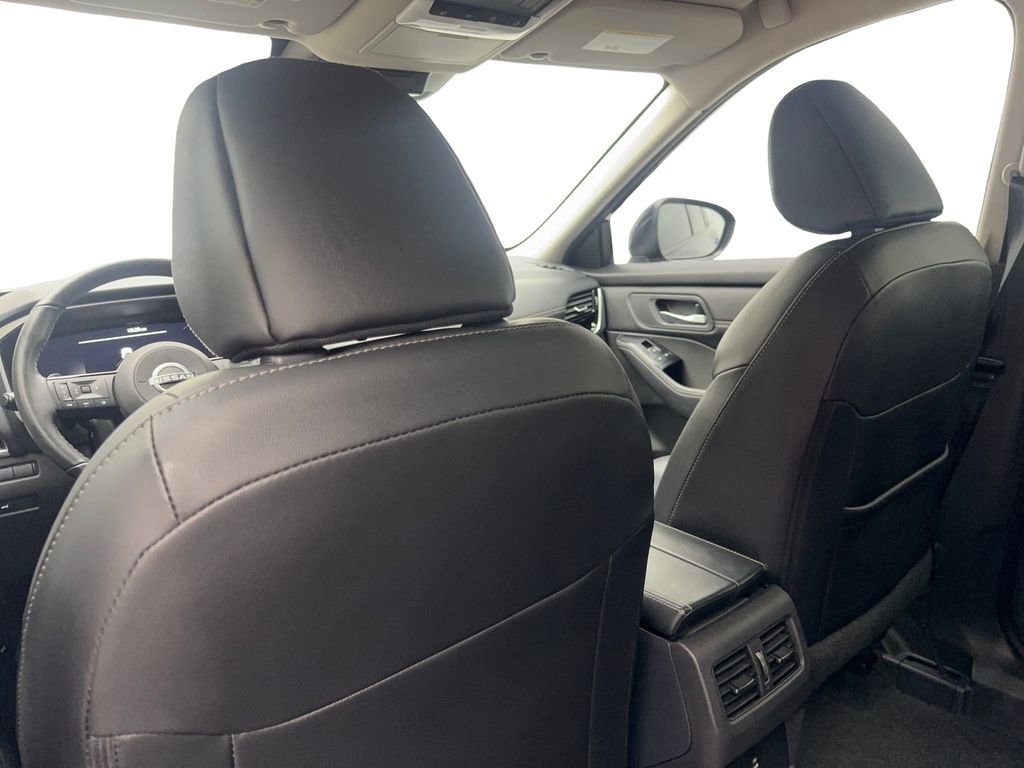 Used 2024 Nissan Rogue SL image 35