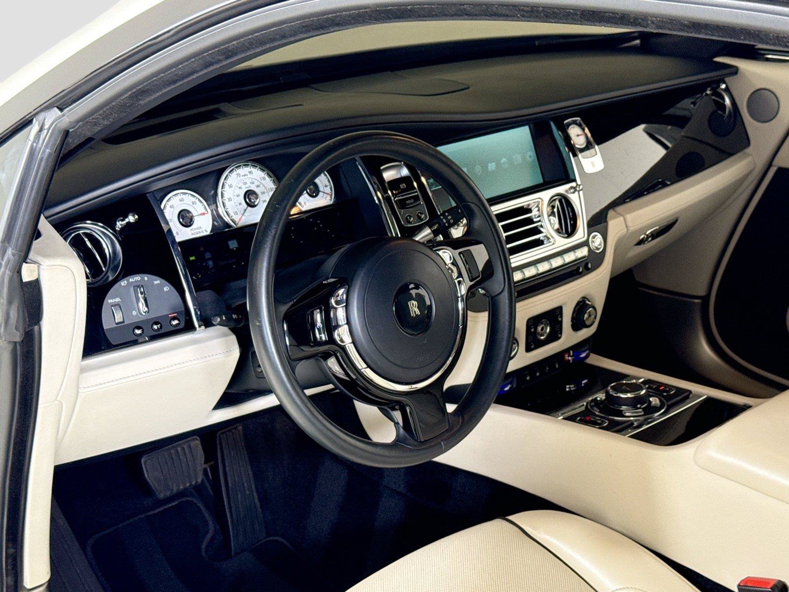 Used 2016 Rolls-Royce Wraith RWD image 13