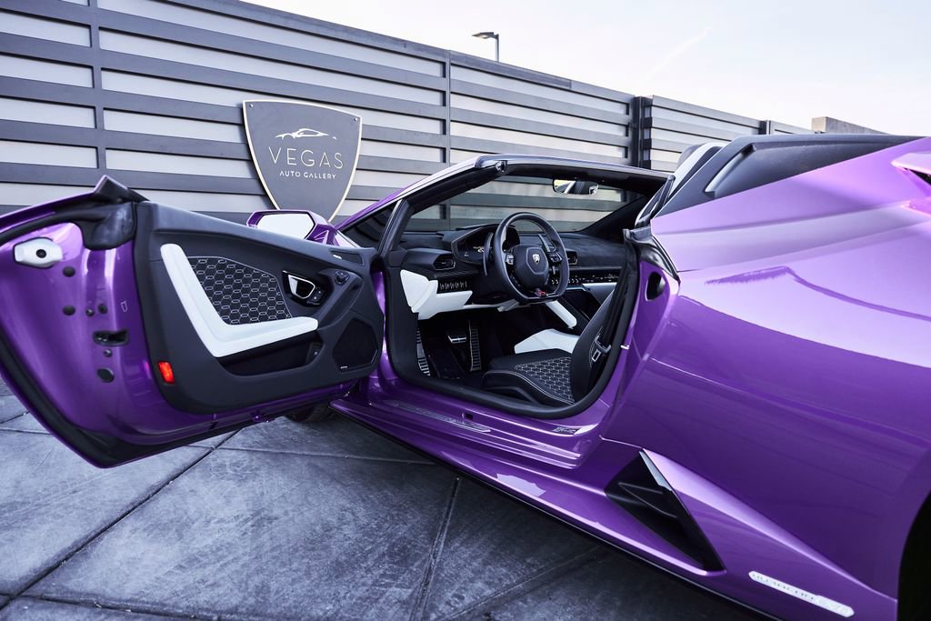 Used 2024 Lamborghini Huracan EVO image 32