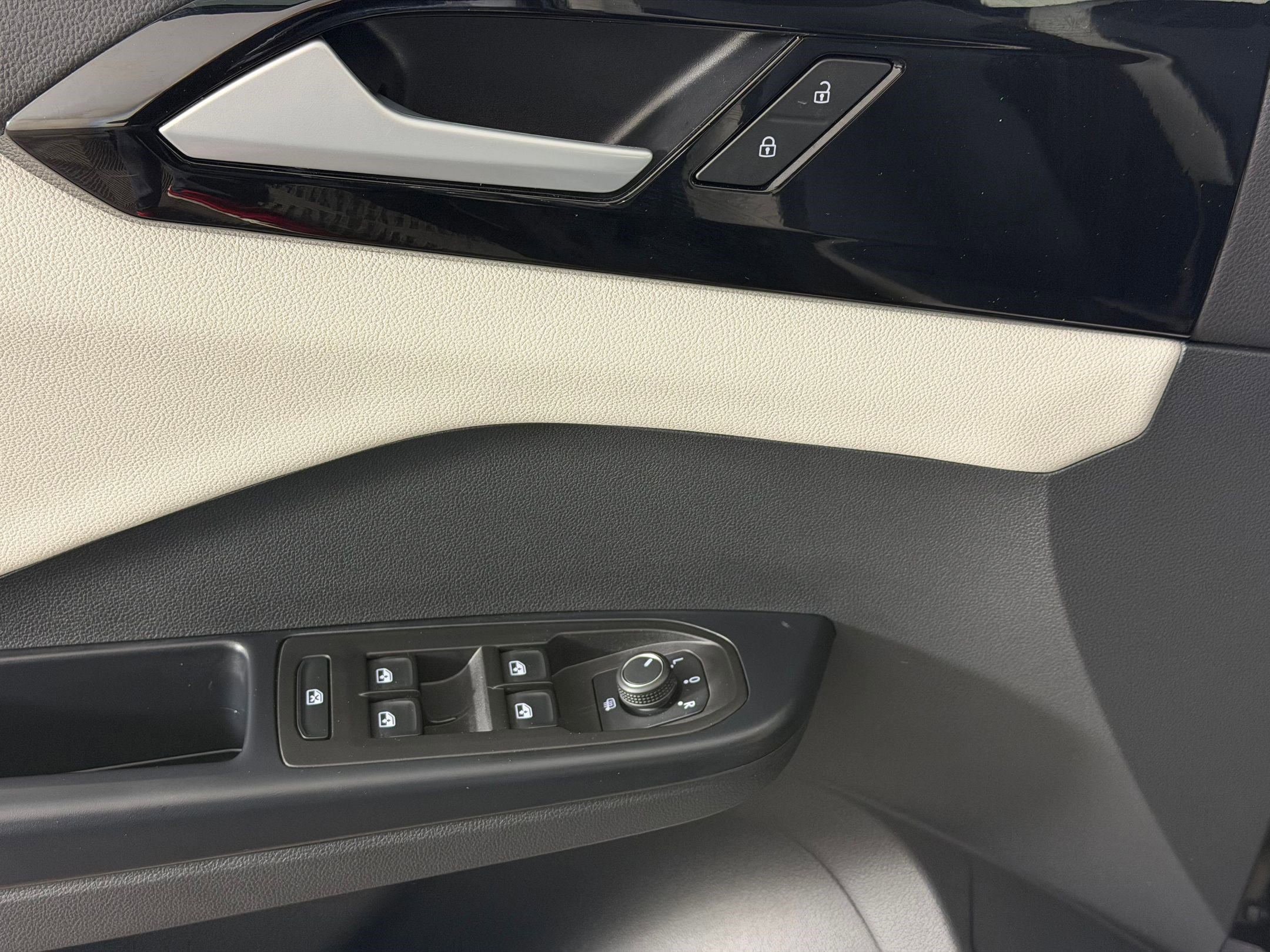 Used 2025 Volkswagen Taos S AWD/4WD image 13