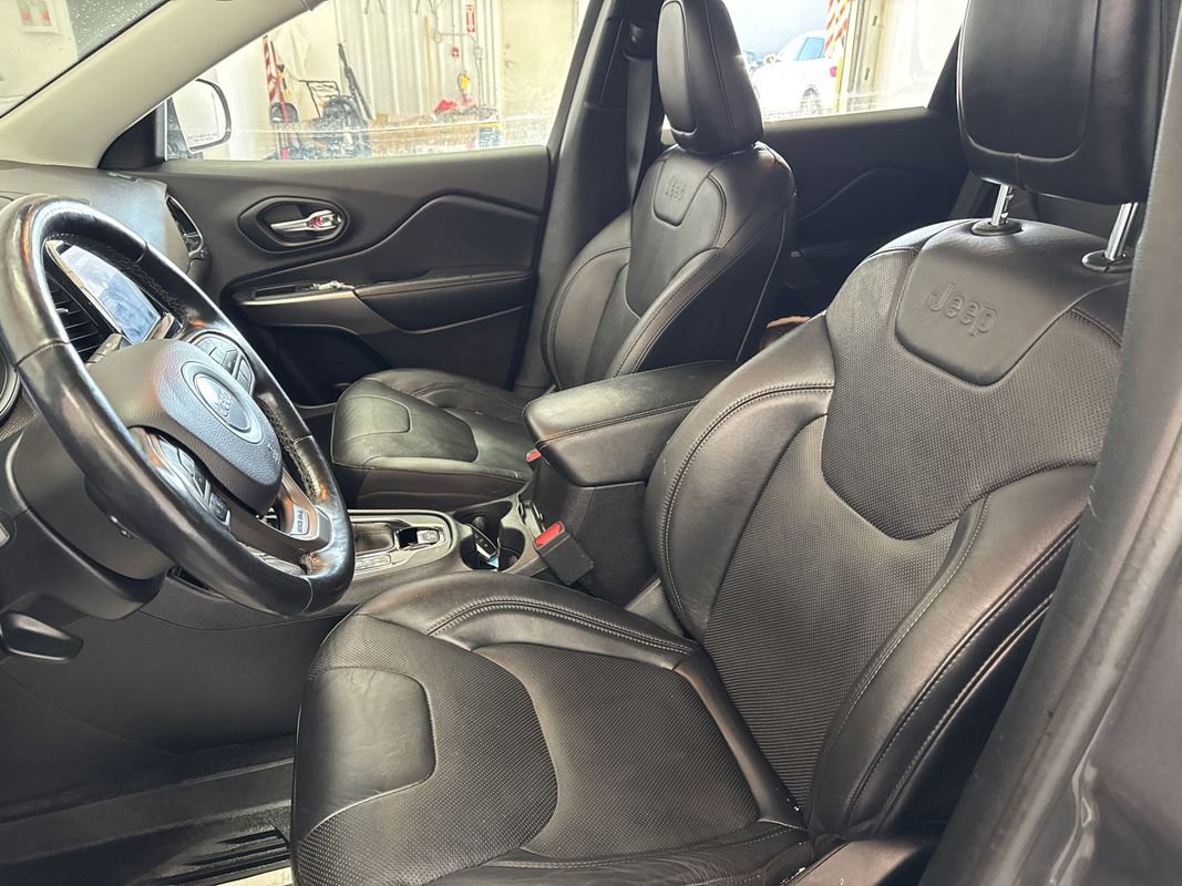 Used 2020 Jeep Cherokee Limited w/ Mopar Interior Package image 9