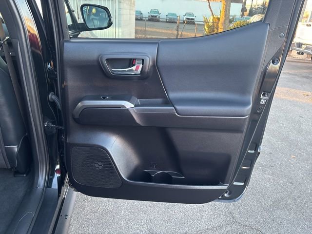 Used 2020 Toyota Tacoma TRD Off-Road image 31