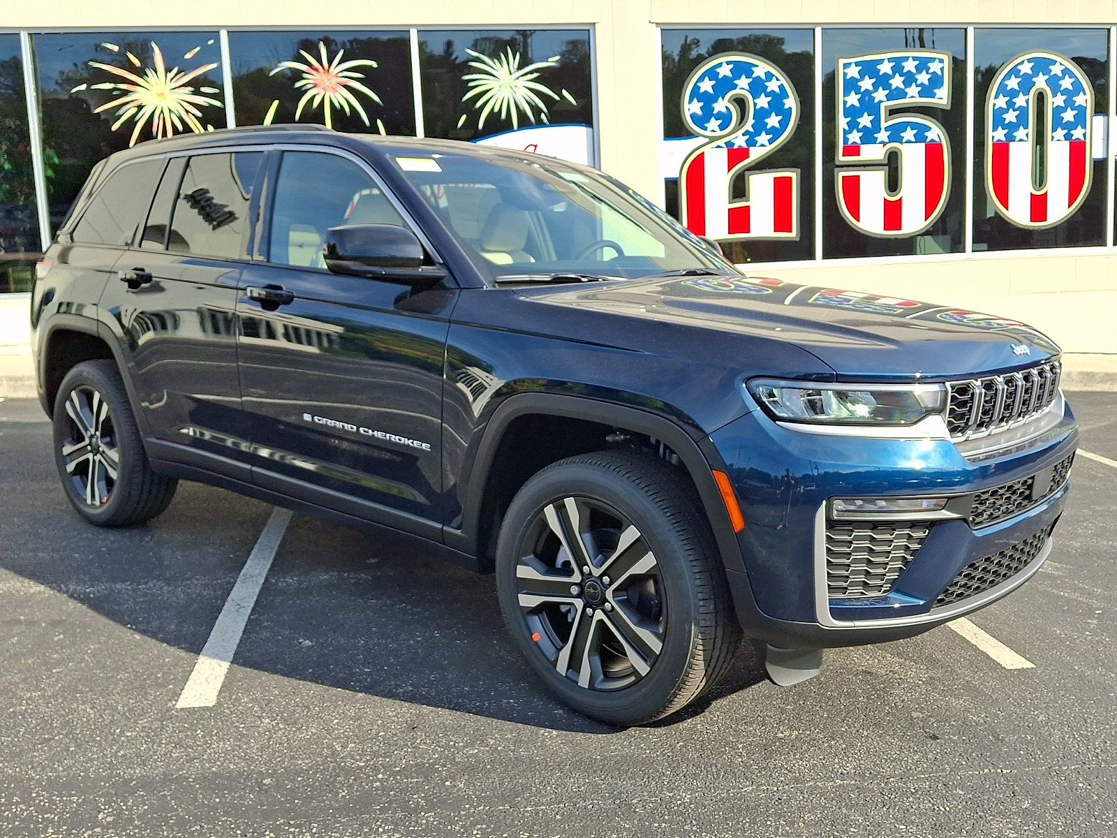 New 2027 Jeep Grand Cherokee Limited AWD/4WD image 2