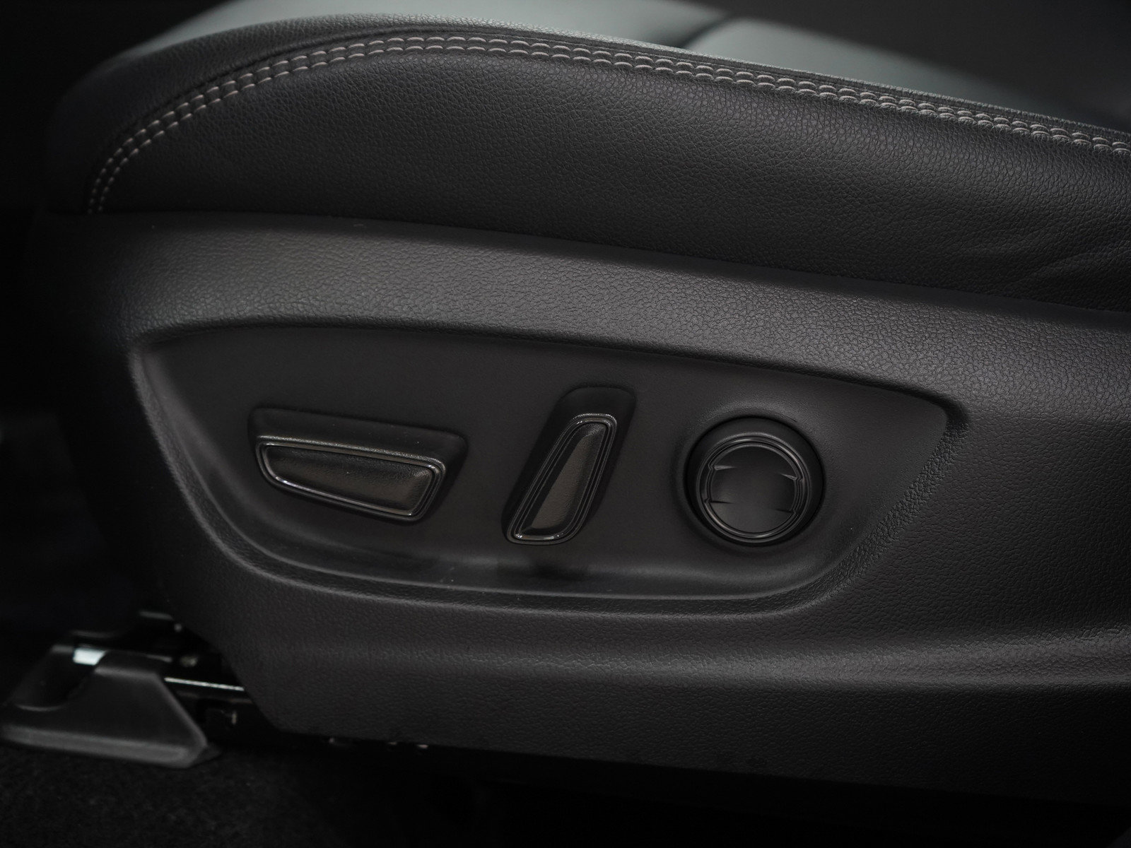 Used 2026 Toyota Corolla Cross XLE w/ Convenience Package image 27