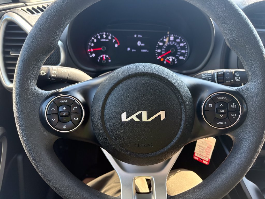 Used 2022 Kia Soul LX w/ Technology Package FWD image 8