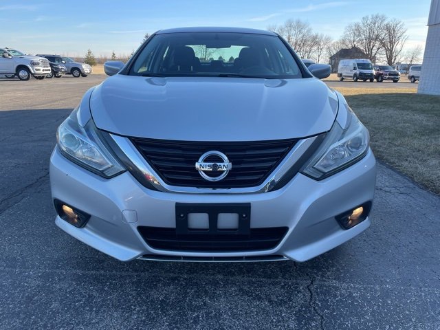 Used 2017 Nissan Altima 2.5 SV image 2