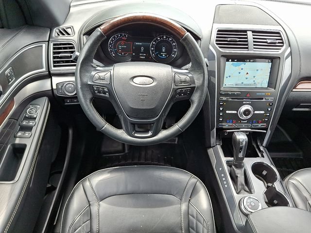 Used 2018 Ford Explorer Platinum AWD/4WD image 11