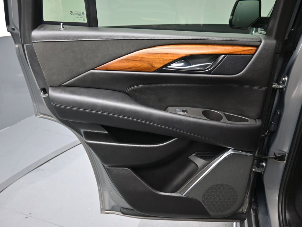 Used 2017 Cadillac Escalade Premium Luxury image 33