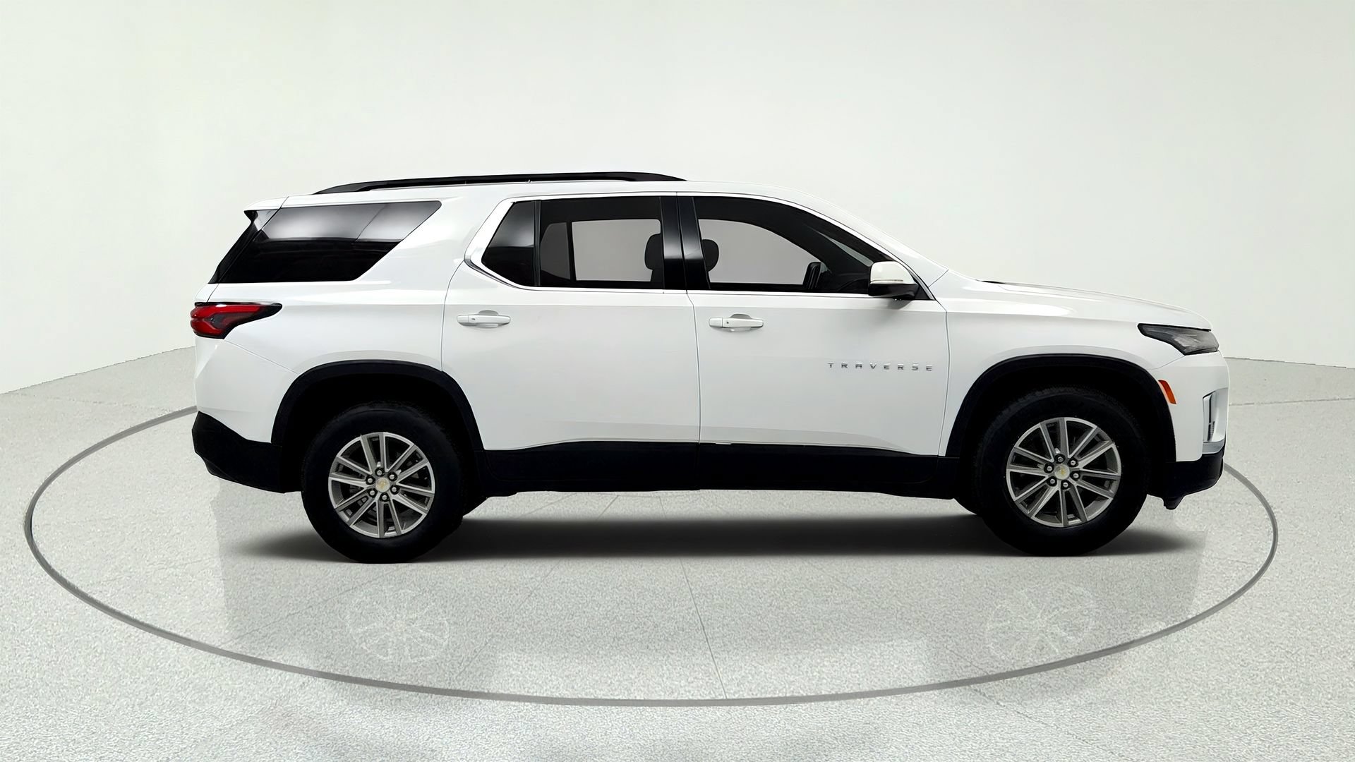 Certified 2023 Chevrolet Traverse LT FWD image 6