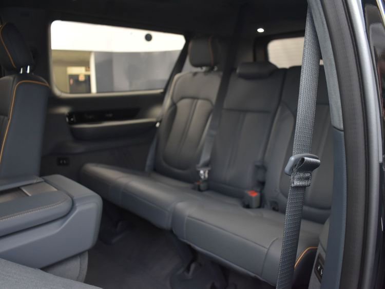 Used 2023 Jeep Grand Wagoneer L Series II w/ Premium Group II image 15