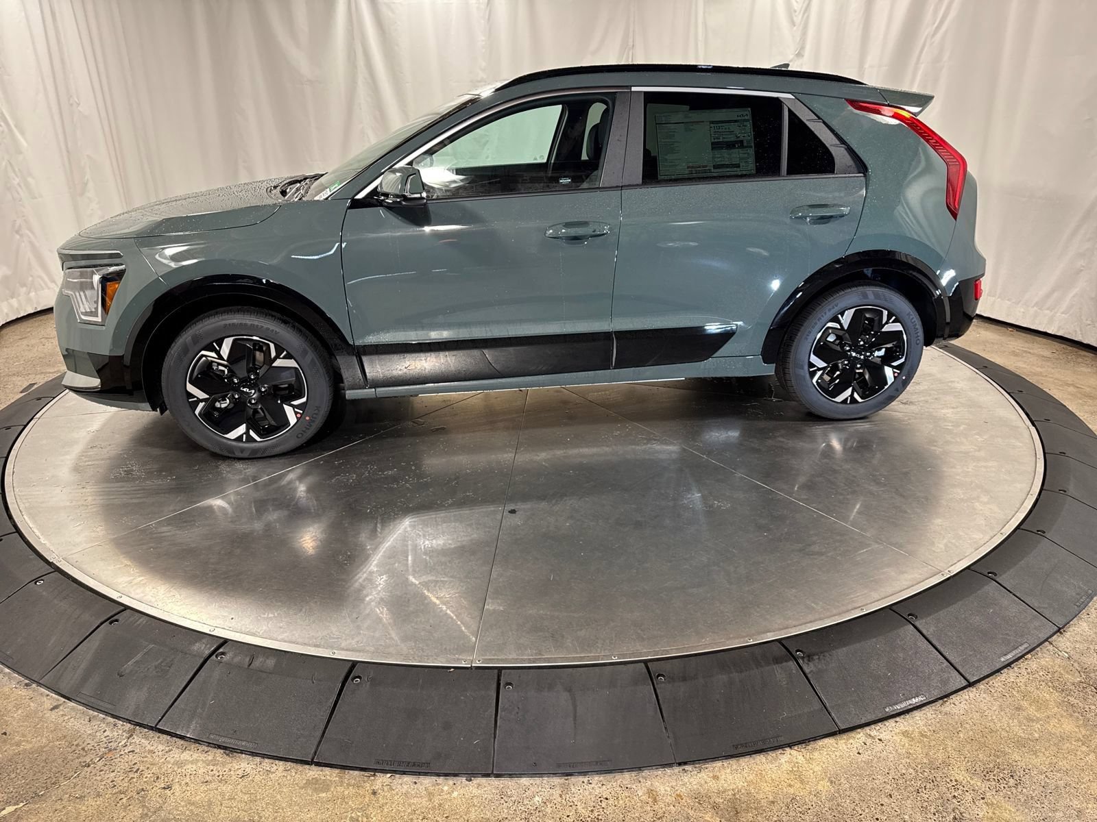New 2026 Kia Niro Wind w/ Wind Preserve Package FWD image 3