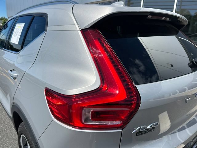 Certified 2025 Volvo XC40 B5 Plus AWD/4WD image 10