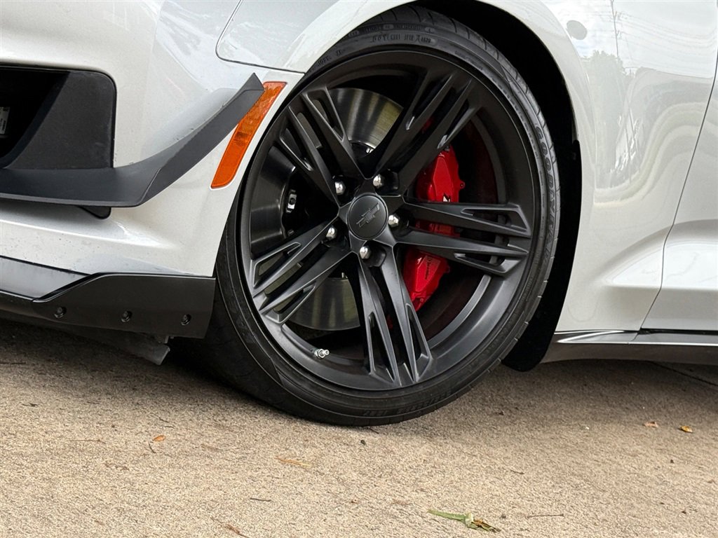 Used 2018 Chevrolet Camaro ZL1 image 5