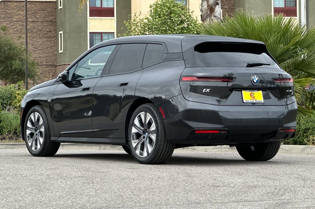 Used 2023 BMW iX xDrive50 w/ Convenience Package image 5