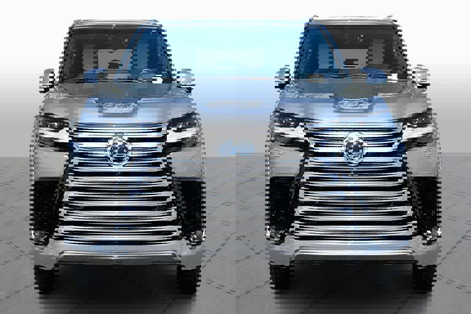 Used 2024 Lexus LX 600 4WD w/ Luxury Package image 3