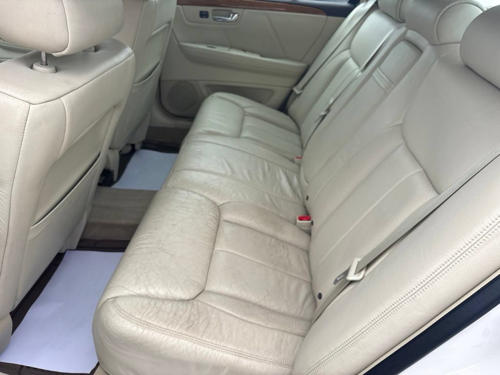 Used 2011 Cadillac DTS Platinum FWD image 30