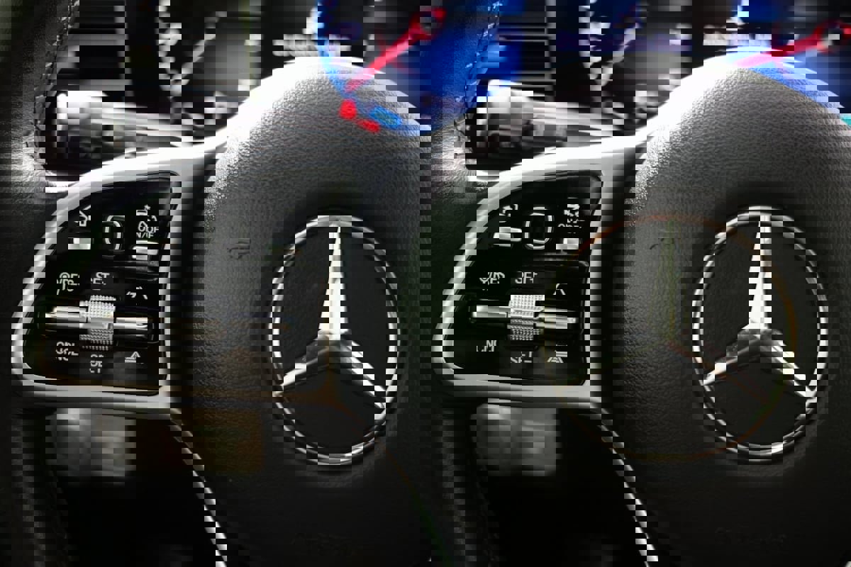 Used 2023 Mercedes-Benz GLS 580 4MATIC image 29