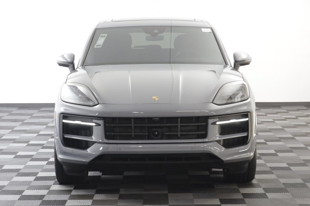 Used 2025 Porsche Cayenne AWD/4WD image 24