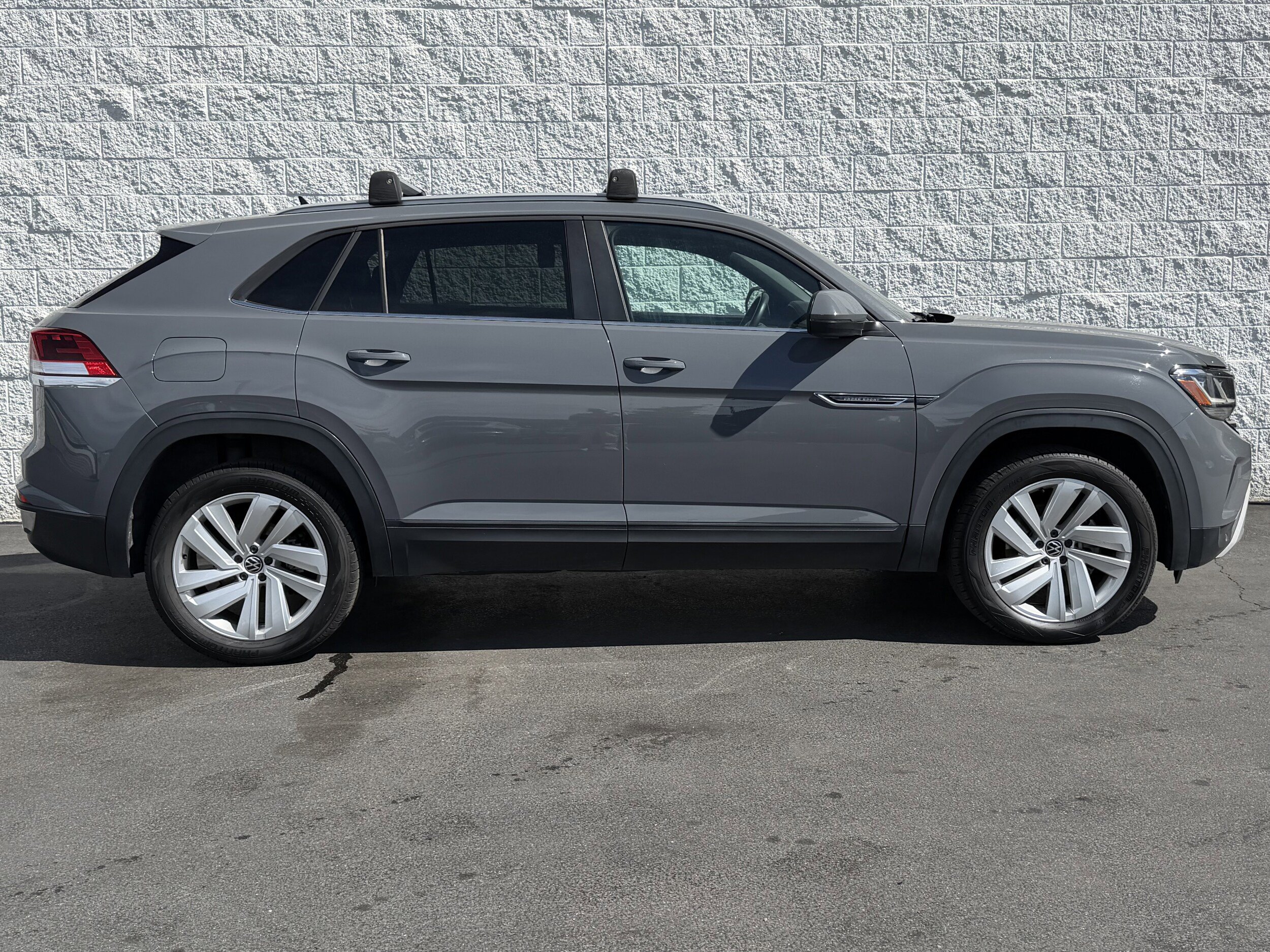 Used 2020 Volkswagen Atlas Cross Sport SE AWD/4WD image 5