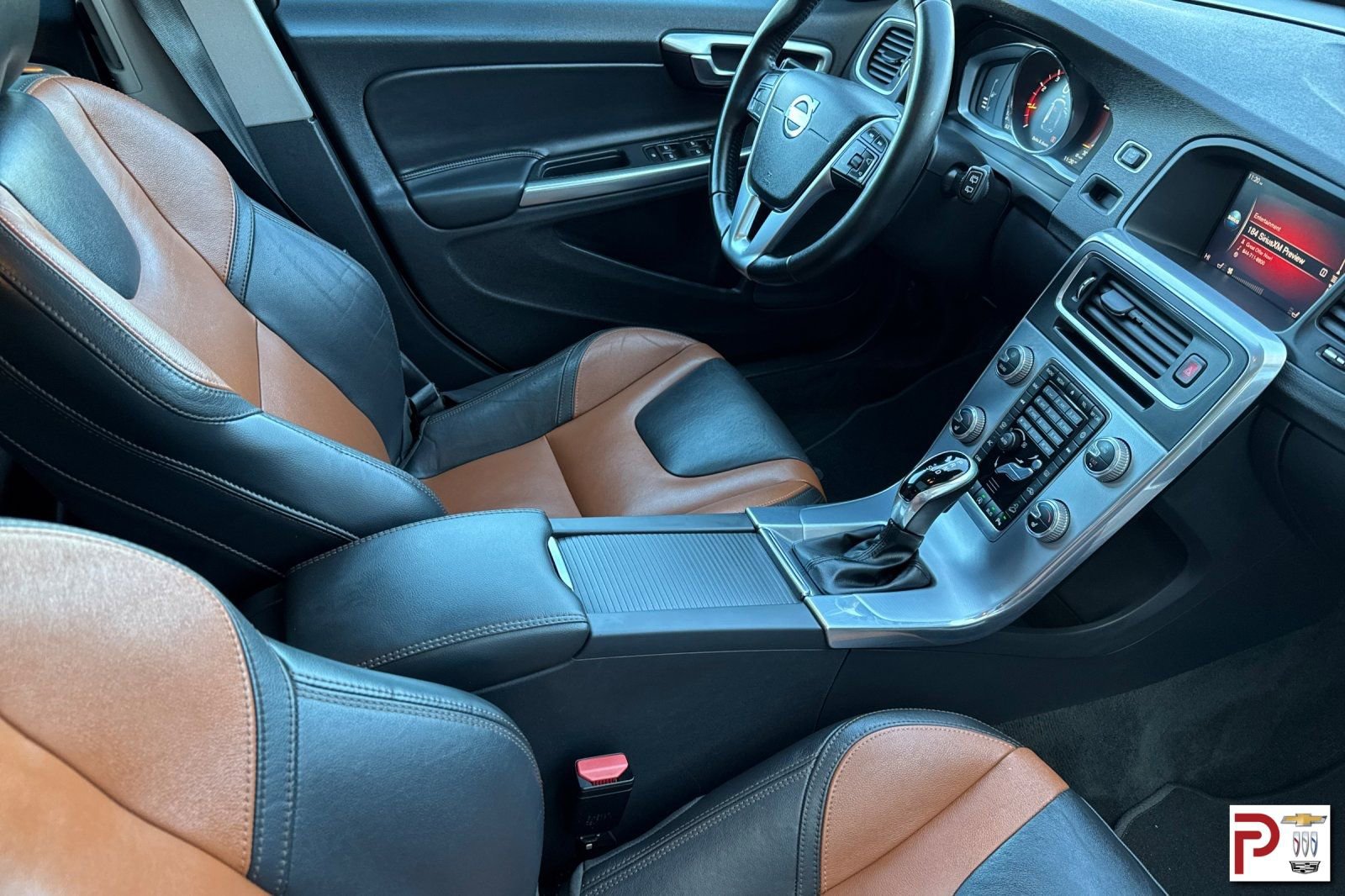 Used 2018 Volvo V60 T5 Cross Country image 19