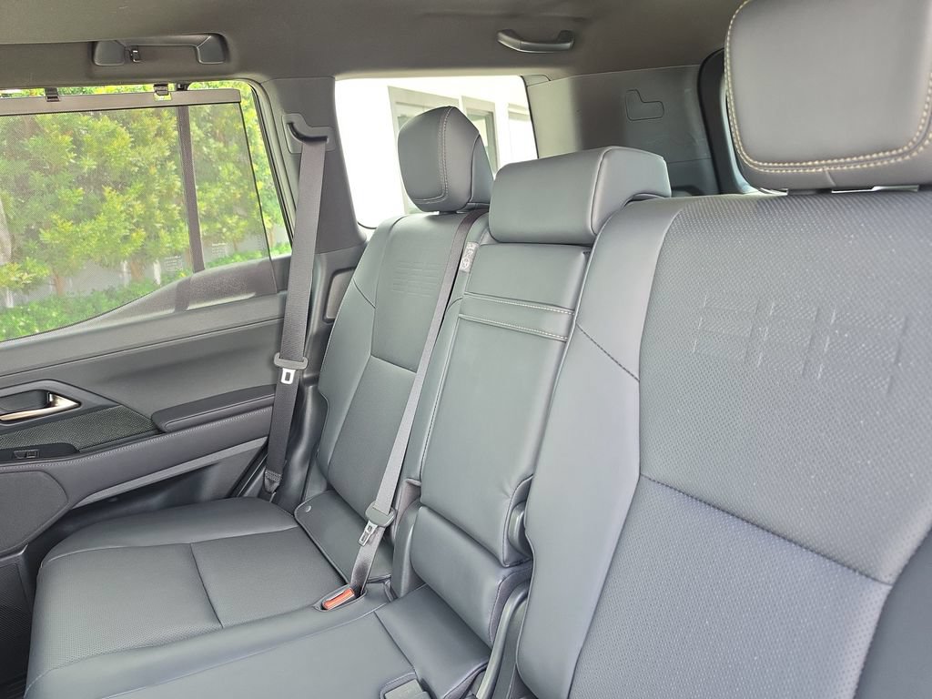 Used 2024 Lexus GX 550 AWD/4WD image 11
