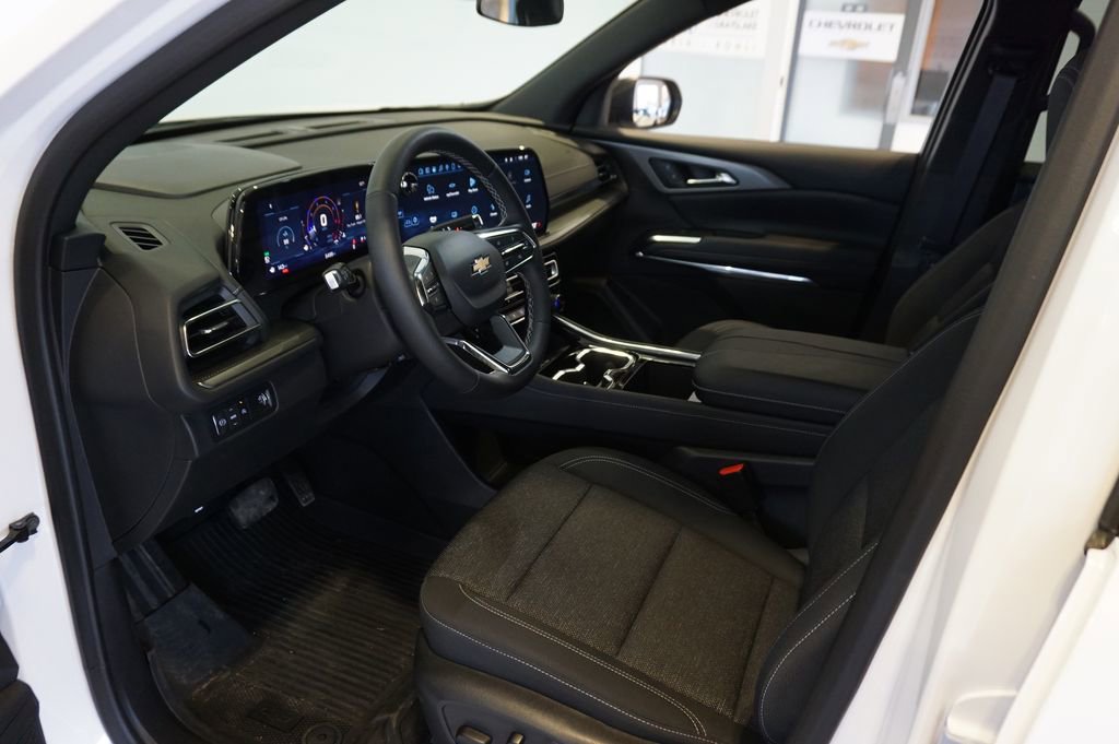 New 2025 Chevrolet Traverse LT w/ Driver Confidence Package image 8