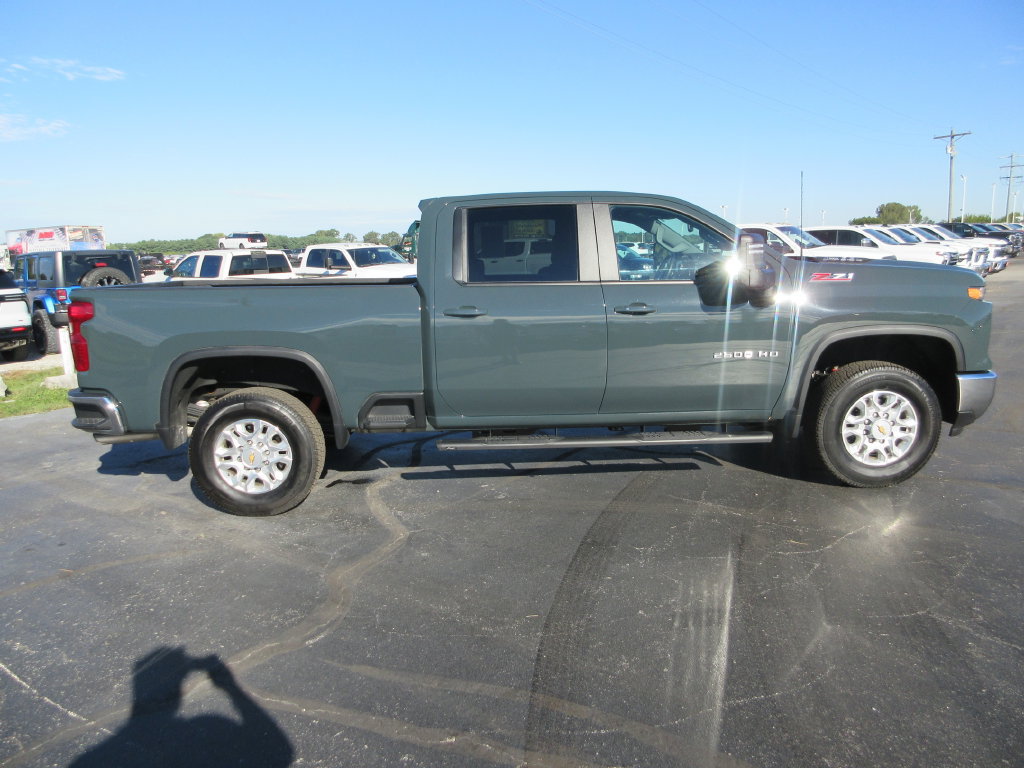 Certified 2025 Chevrolet Silverado 2500 LT w/ All Star Edition AWD/4WD image 5