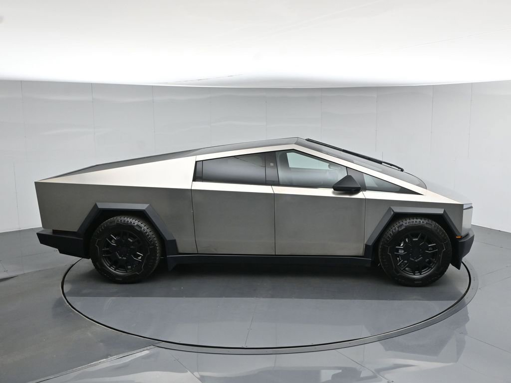Used 2025 Tesla Cybertruck AWD Crew Cab image 37