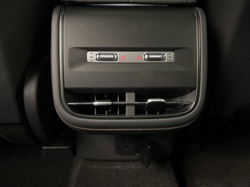 Used 2025 Lincoln Nautilus Premier w/ Equipment Group 102A image 33