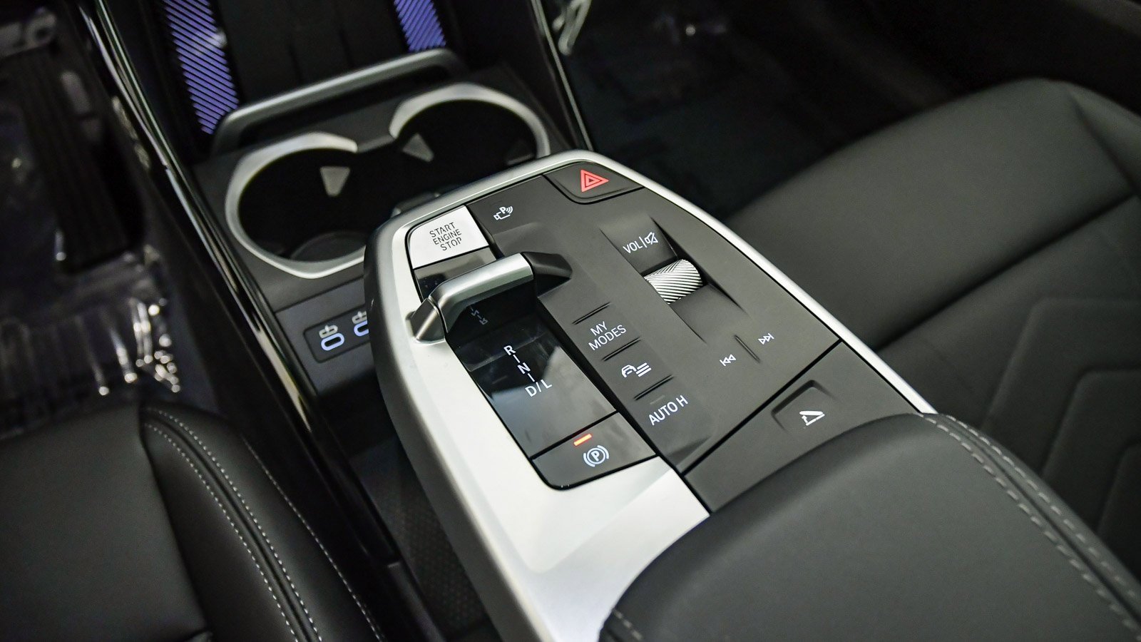 Used 2025 BMW X2 xDrive28i w/ Premium Package image 23