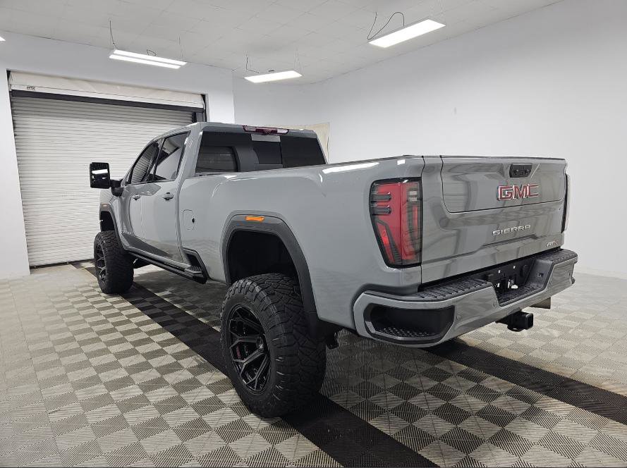 Used 2024 GMC Sierra 2500 AT4 w/ AT4 Premium Plus Package AWD/4WD image 3