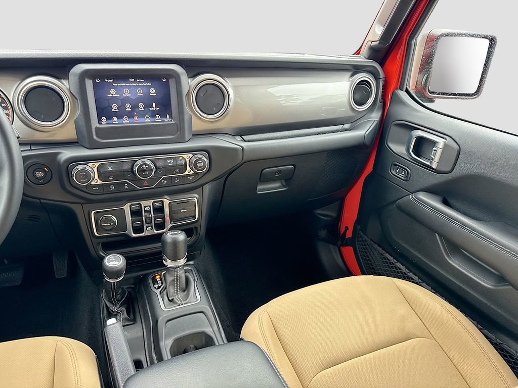 Used 2018 Jeep Wrangler Unlimited Sahara w/ Safety Group AWD/4WD image 29