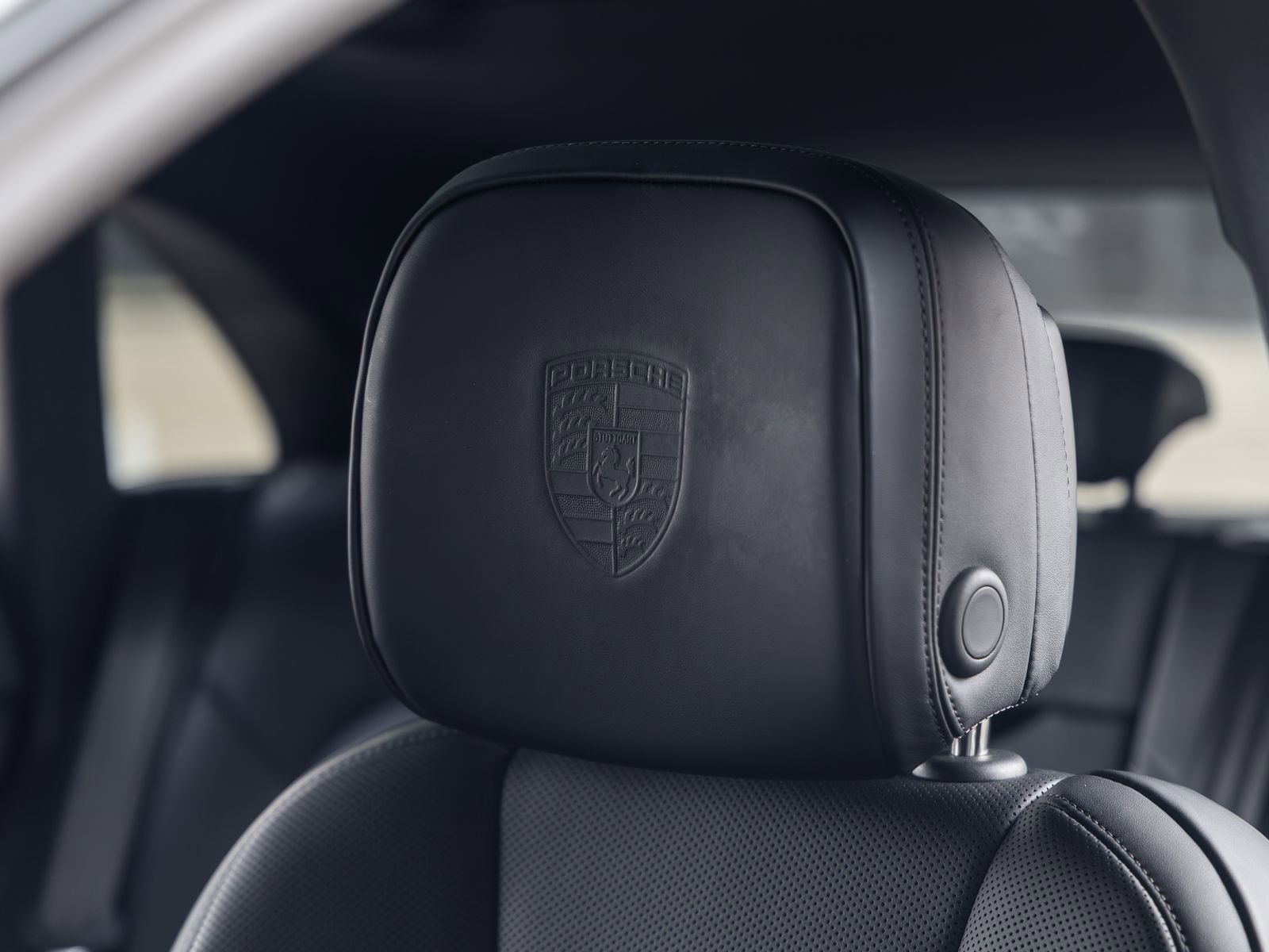 Used 2026 Porsche Macan image 27