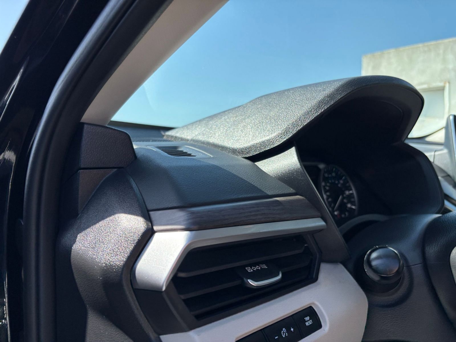 Used 2025 Nissan Altima 2.5 SV image 33