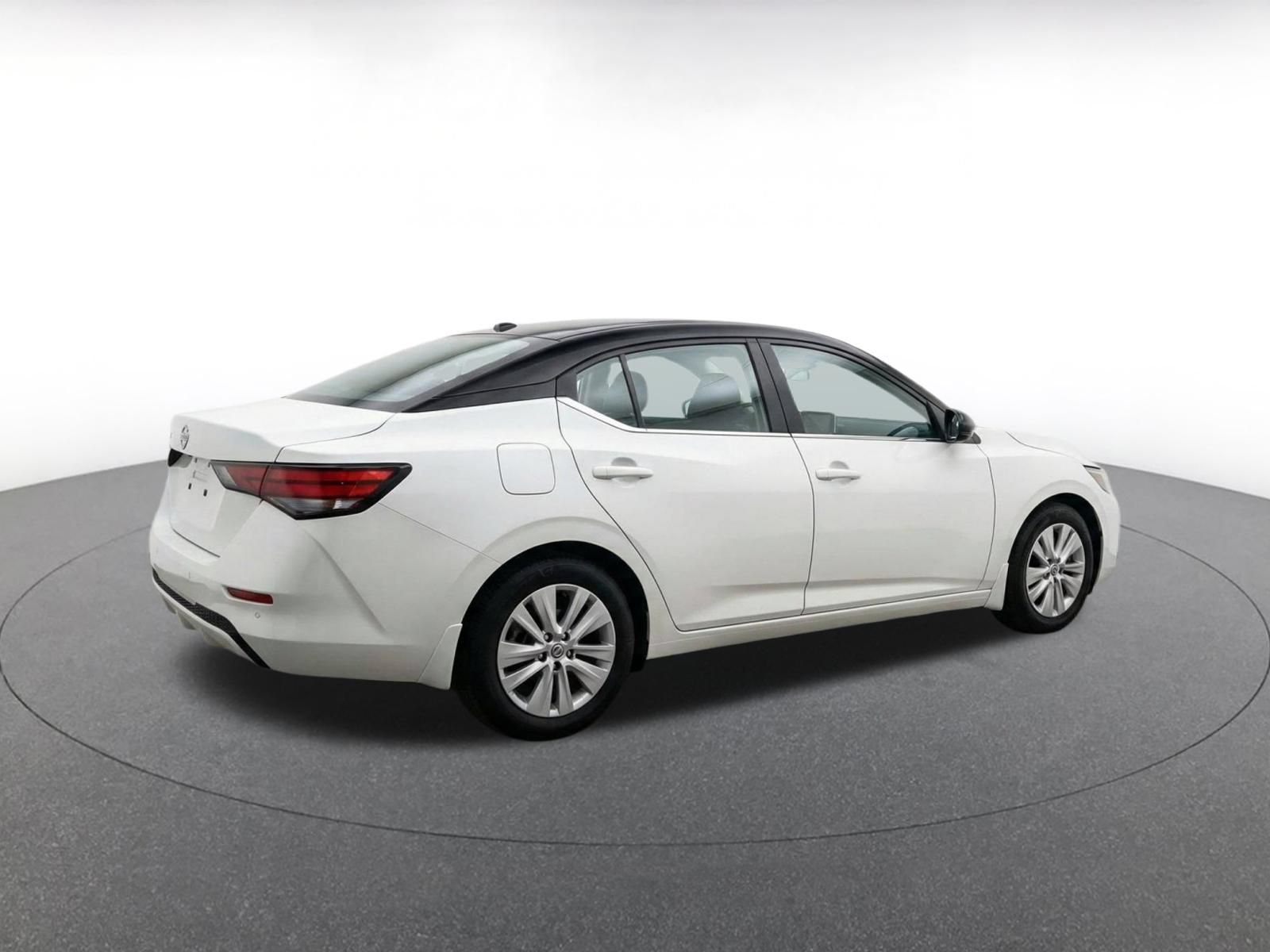 Used 2025 Nissan Sentra S FWD image 9