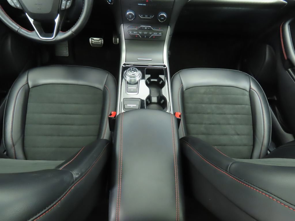 Used 2020 Ford Edge ST-Line w/ Cold Weather Package image 17