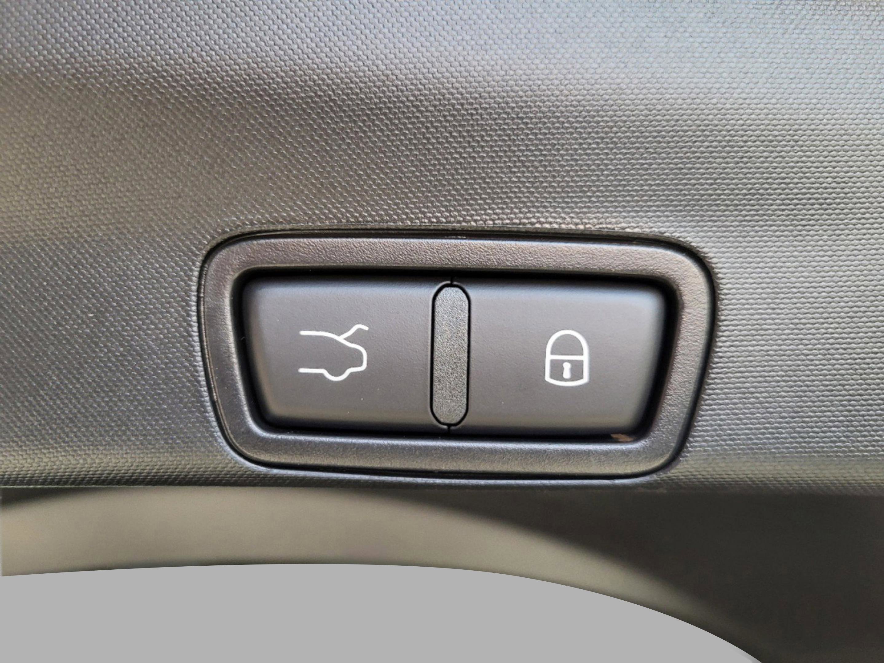 New 2025 Alfa Romeo Stelvio Sprint image 25